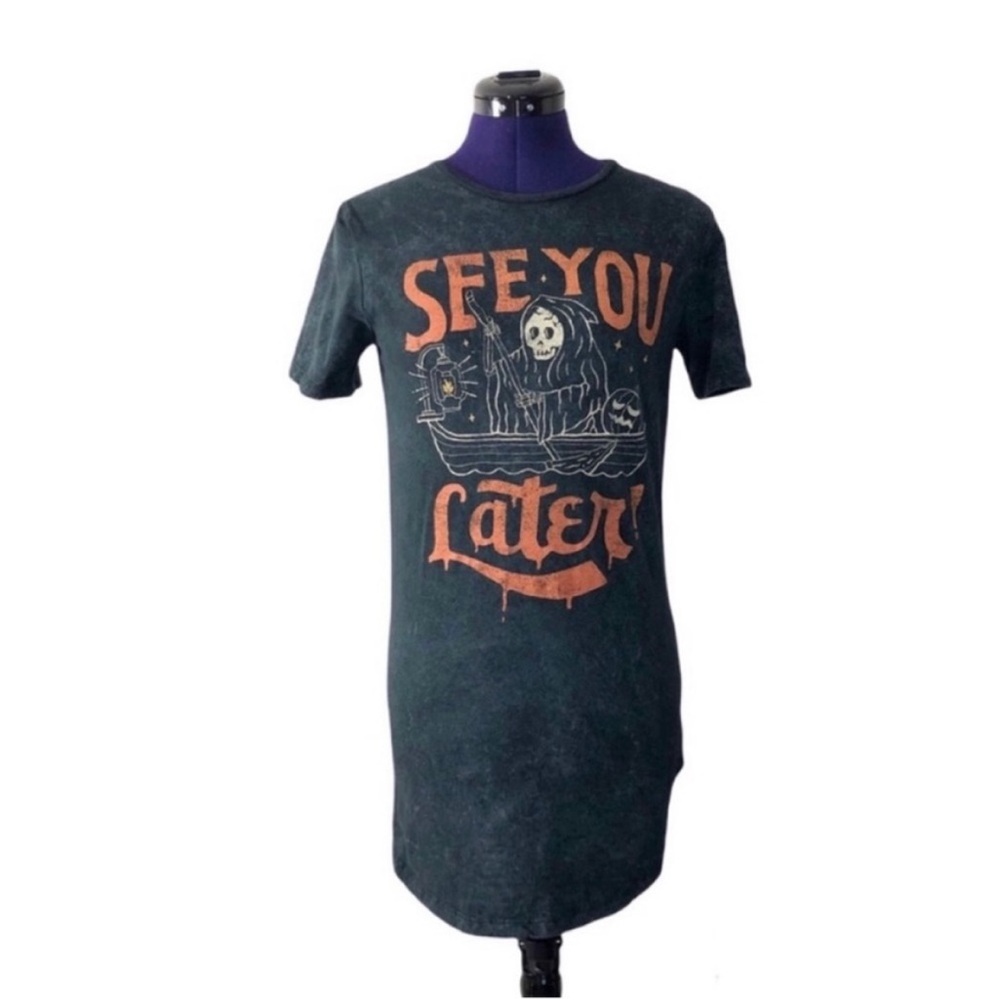 Hot Topic Gothic Halloween Grim Reaper Gray Short Sleeve Top